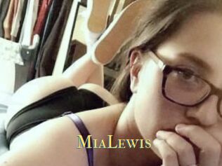 Mia_Lewis