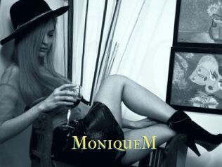 MoniqueM